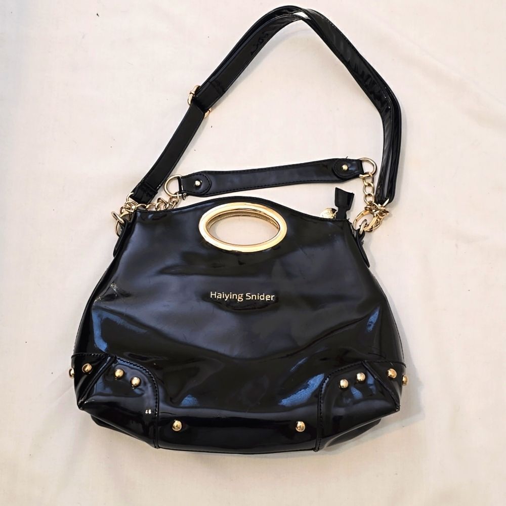 Haiying‎ snider patent leather bag.